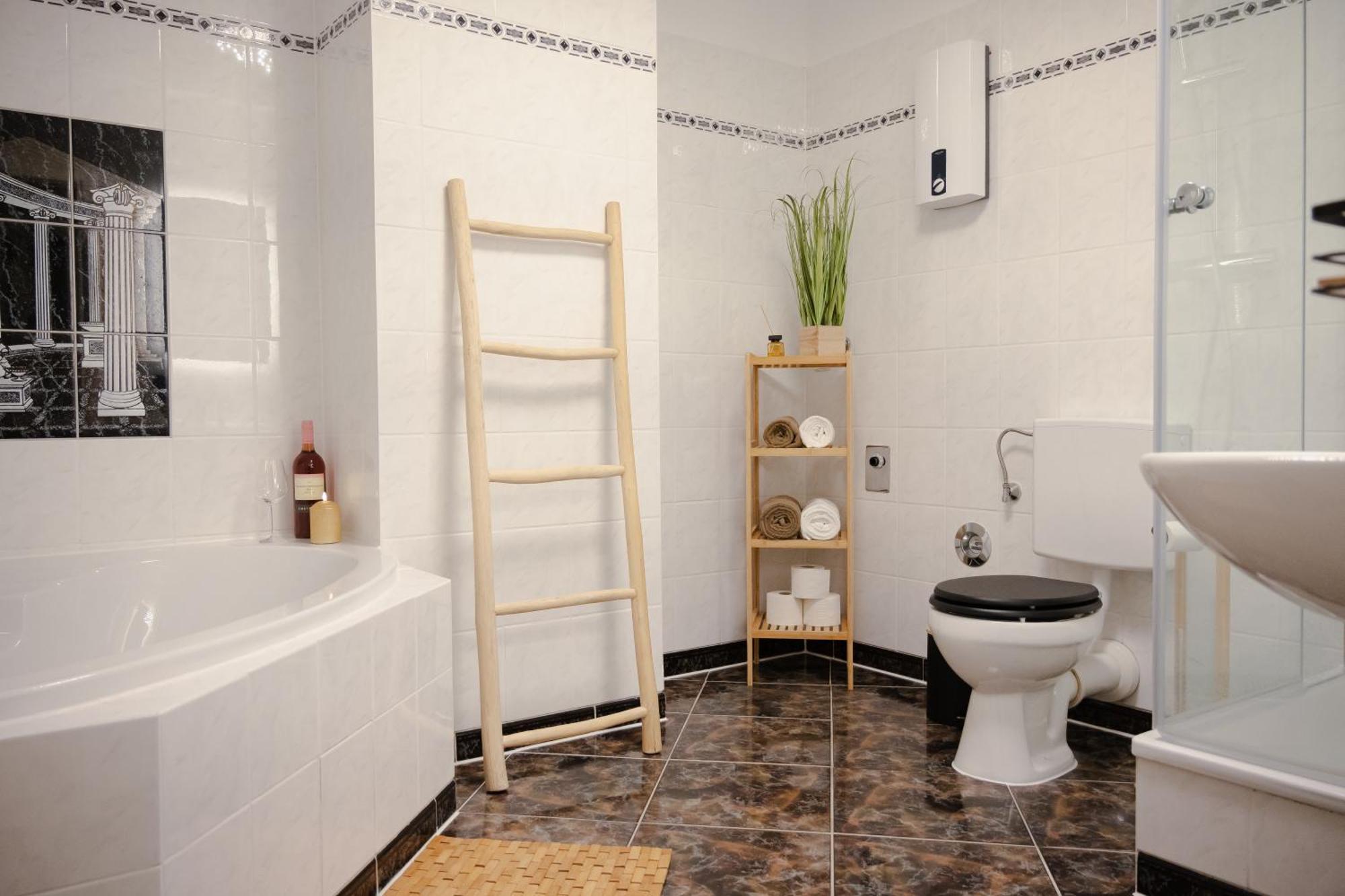 Jasta Homes Altstadt, Zentral, Ueberdachter Parkplatz, Netflix, Vollausstattung, Loft, Modern Und Komfort Hamelin Zewnętrze zdjęcie